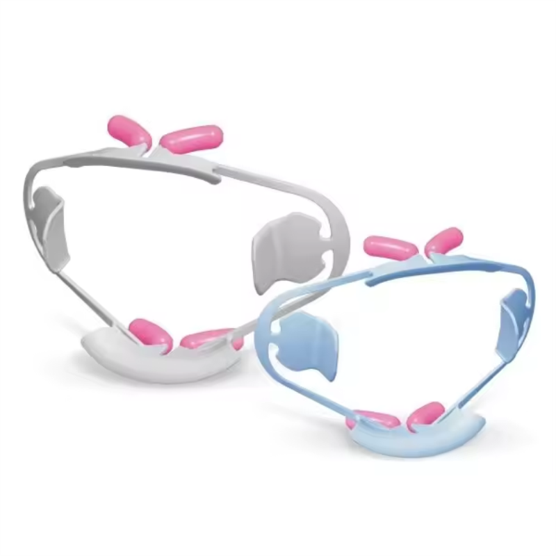 3D cheek retractor